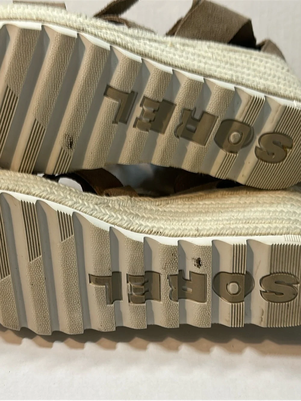 Sorel Women’s Suede Wrap Wedge Sandals in Taupe size 10
